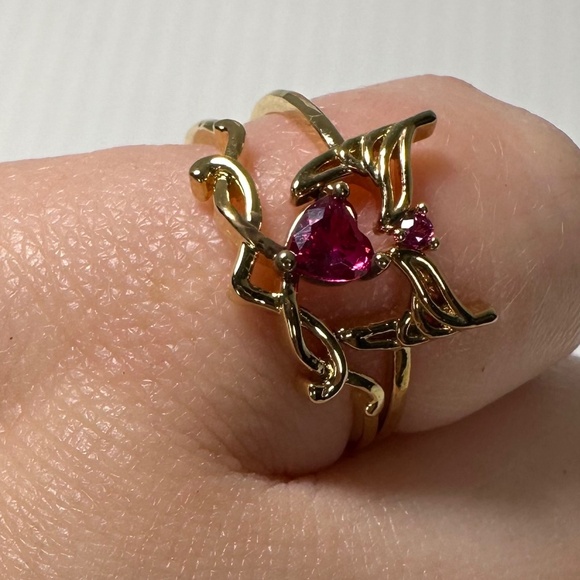 Girls Crew X Marvel Wonder Woman Interlocking Rings Gold Tone Size 7 - Picture 4 of 7